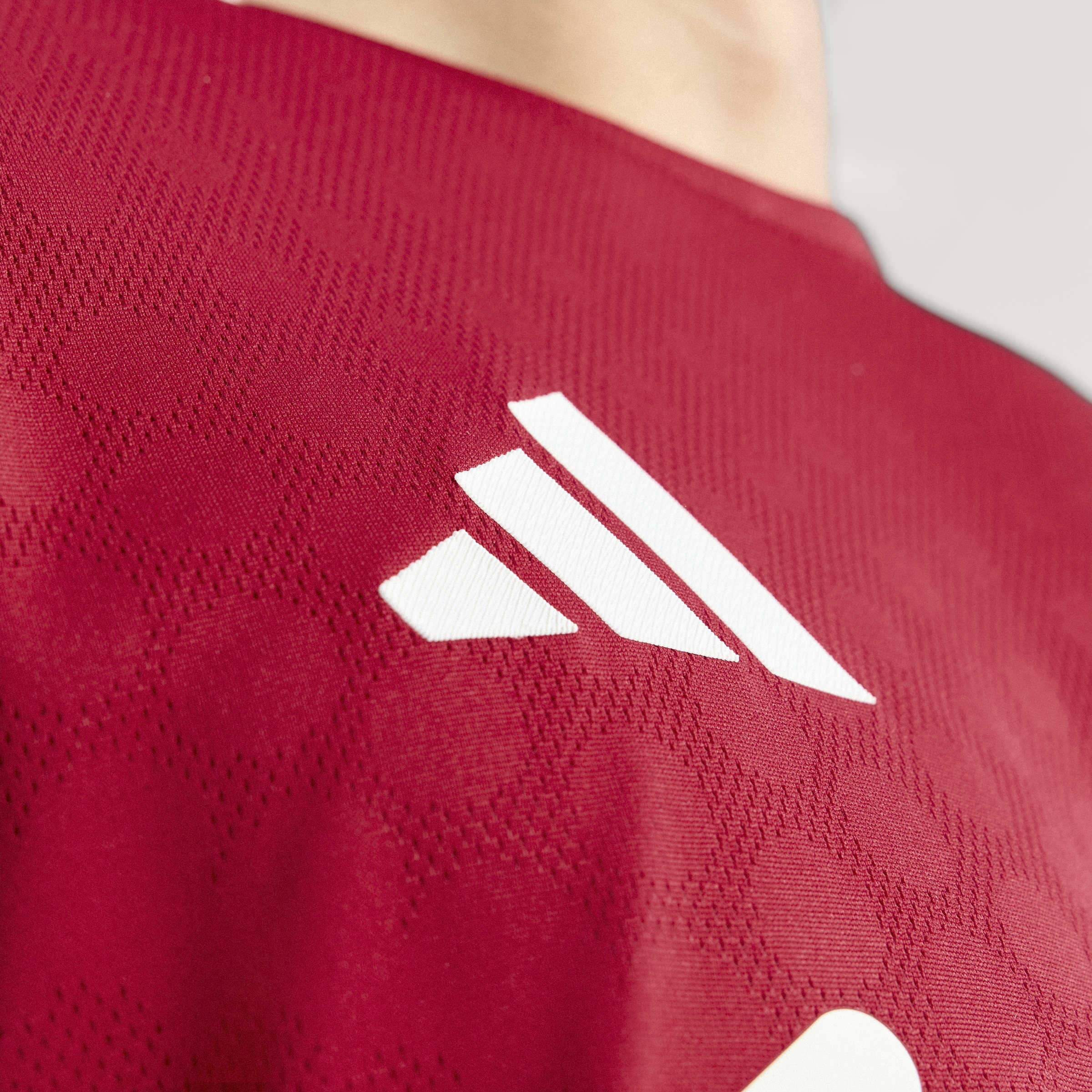 Liverpool FC Adults Home Match Jersey 2025/26 - Image 6